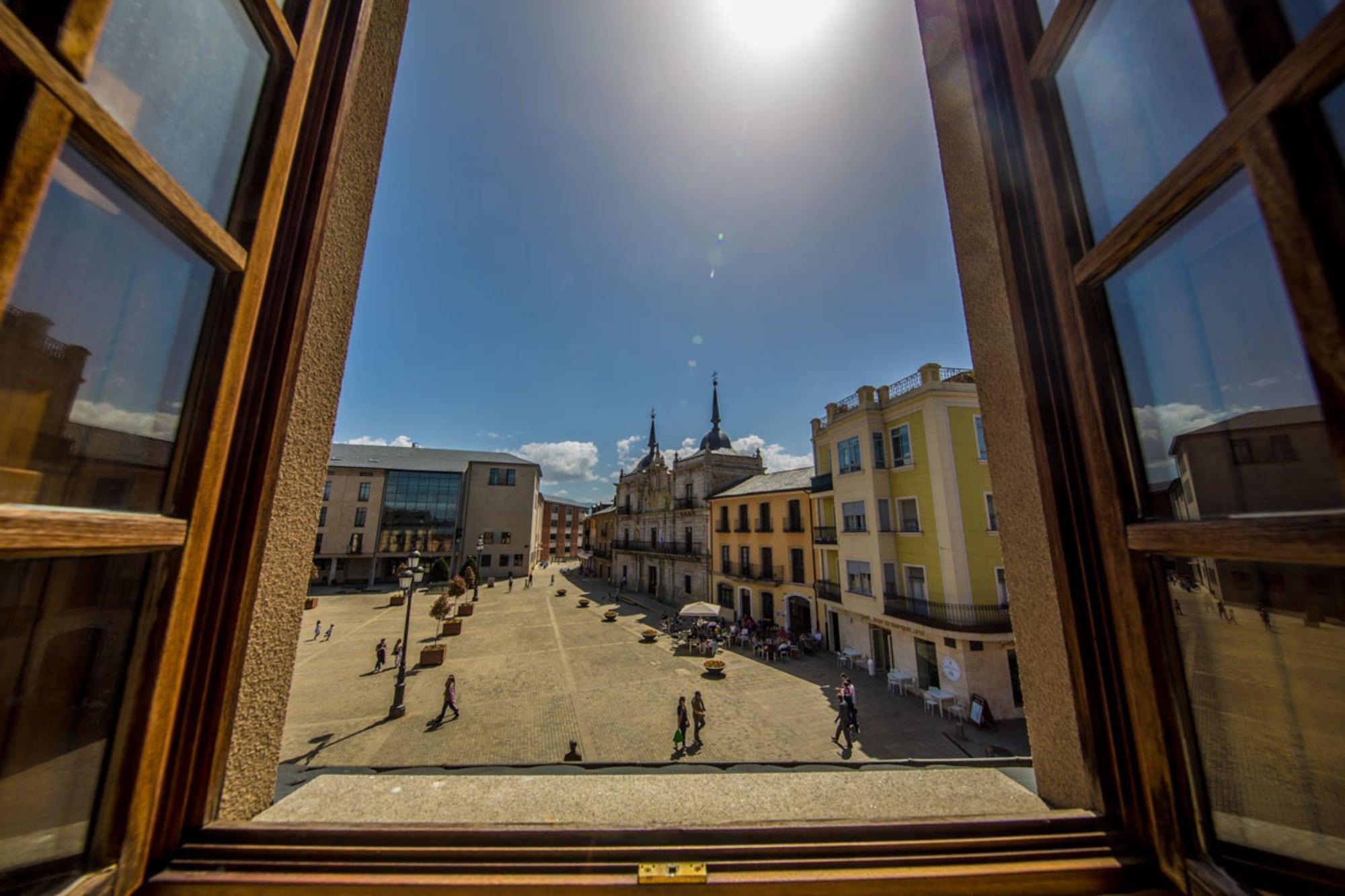 Hotel Aroi Bierzo Plaza Ponferrada Exteriör bild