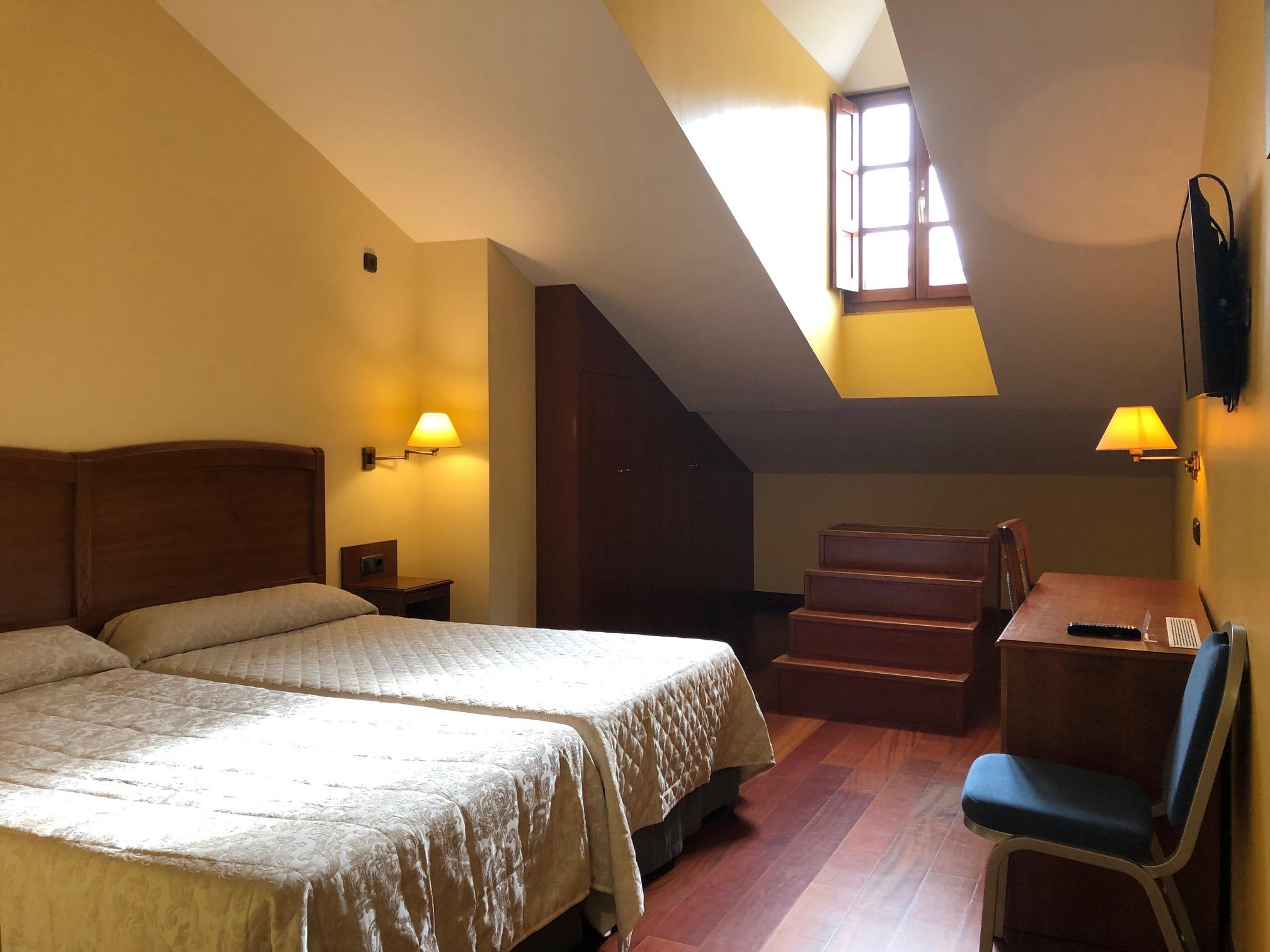 Hotel Aroi Bierzo Plaza Ponferrada Exteriör bild