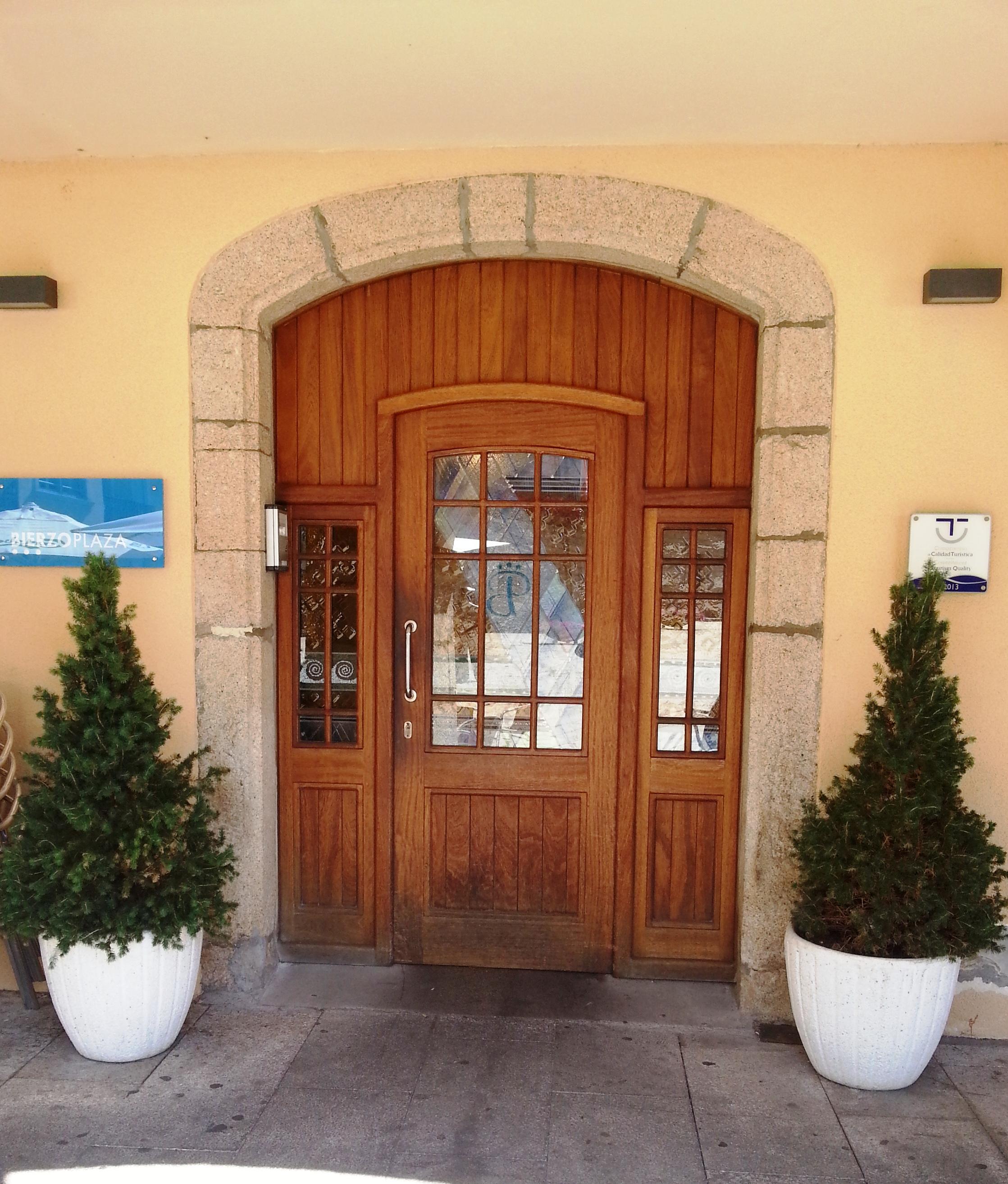 Hotel Aroi Bierzo Plaza Ponferrada Exteriör bild