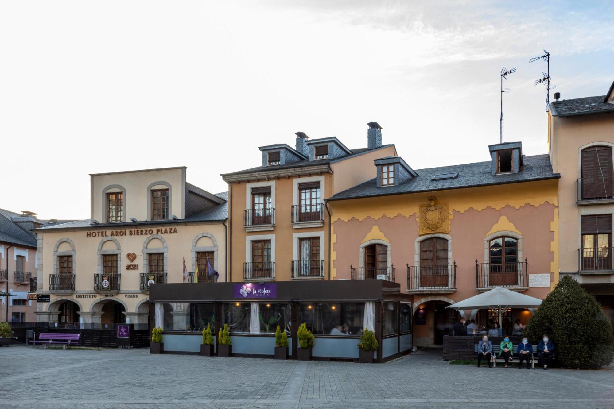 Hotel Aroi Bierzo Plaza Ponferrada Exteriör bild