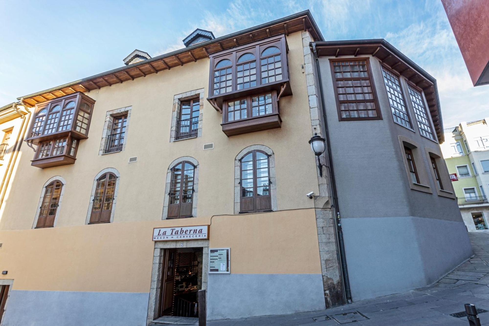 Hotel Aroi Bierzo Plaza Ponferrada Exteriör bild