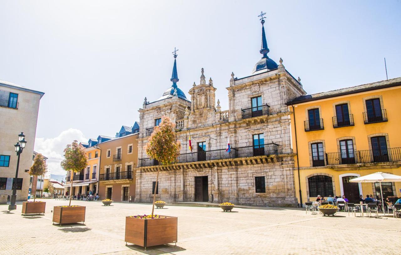 Hotel Aroi Bierzo Plaza Ponferrada Exteriör bild