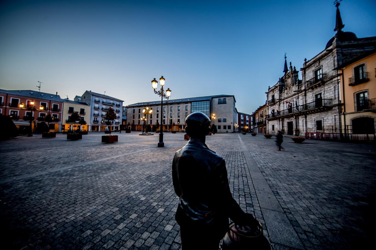 Hotel Aroi Bierzo Plaza Ponferrada Exteriör bild